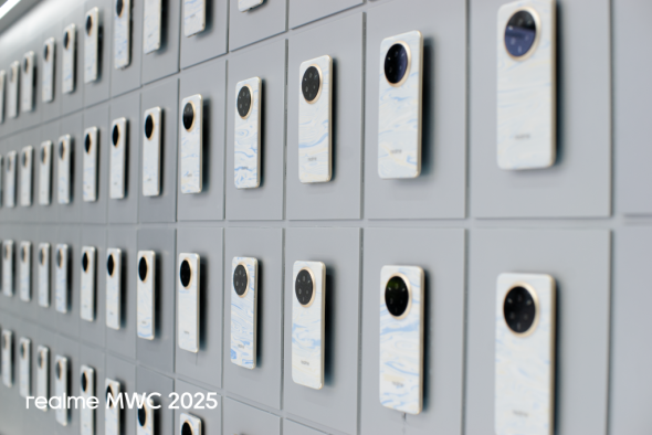 realme Menerajui Penanda Aras Prestasi, Memperkenalkan Konsep Kanta Boleh Tukar di MWC 2025
