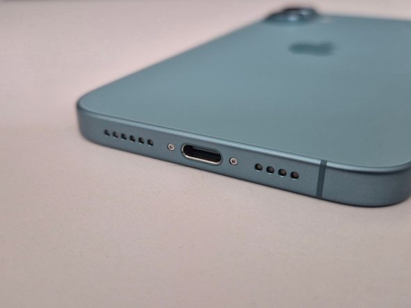 Upcoming iPhone 17 Air to be Port-Free? Apple Might be Removing the Type-C Port |