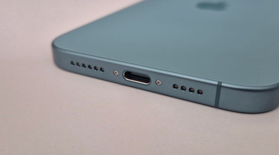 Upcoming iPhone 17 Air to be Port-Free? Apple Might be Removing the Type-C Port |