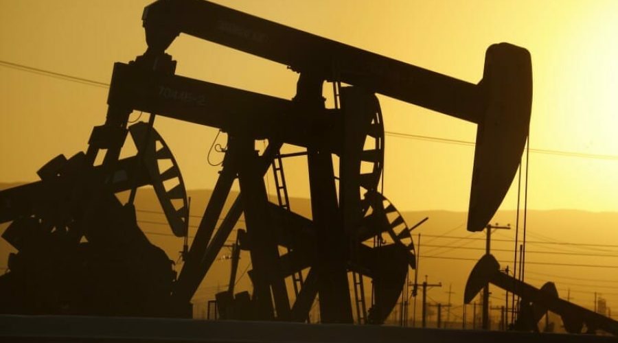 Oil Prices Plummet Amid Escalating US-China Trade Tensions