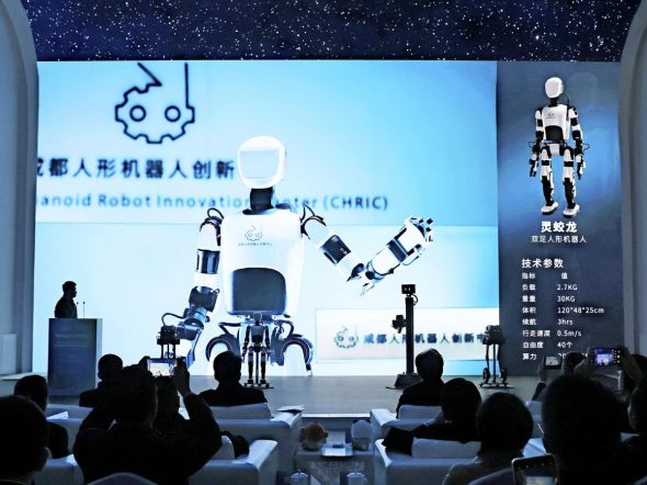 China Deploys ‘Robocop’ At Top Tourist Cities