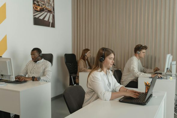 How To Select the Best Contact Center Software for Your Needs
