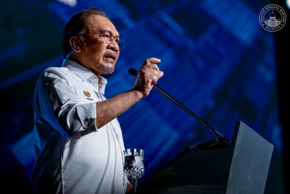 Anwar Urges Geely To Deepen Role In Malaysia’s Automotive Hi-Tech Valley