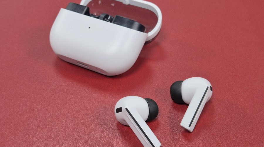 Samsung Galaxy Buds3 FE Review: The Smart Compromise