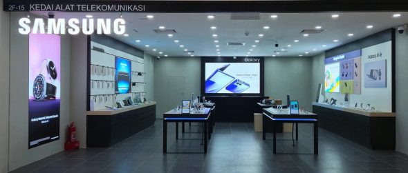 Samsung opens new Experience Store at KLGCC Mall