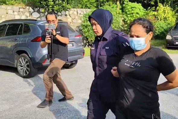 Scammer Bebas Mewah, Ibu Bengkak Susu Digari dan Didakwa