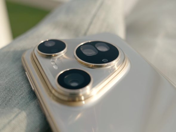 Leaked HUAWEI Pura 90 Ultra Specs Reveal Massive 200MP Zoom Upgrade and New Design