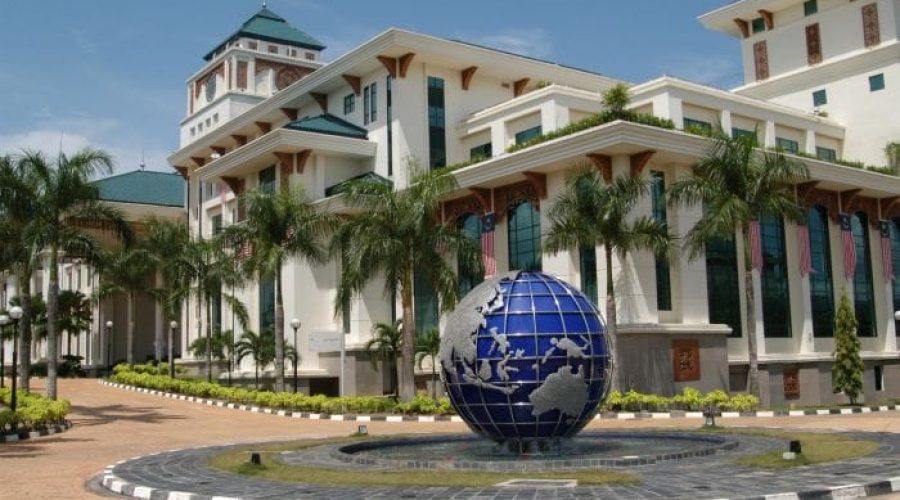 Malaysians In Iran Safe, Wisma Putra Advises Postponing Visits